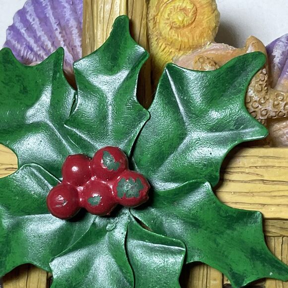 Handled Woven Tan Basket of Sea Shells with Holly Leaf & Berries Xmas Ornament - Picture 3 of 3